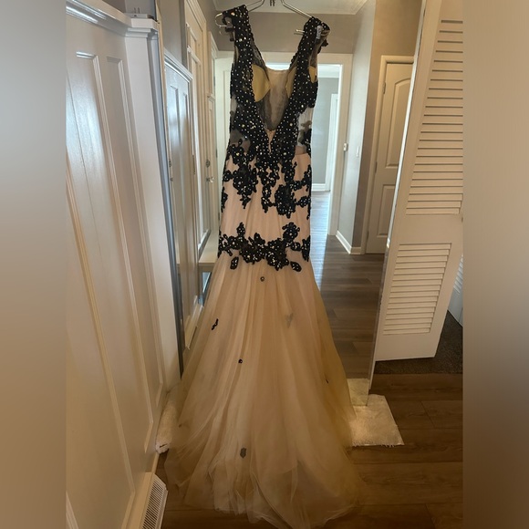 Nude and black gown mesh low cut front prom dress - Picture 7 of 15